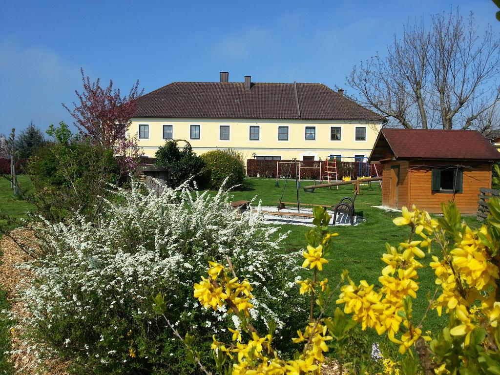 Villa Familienbauernhof Strassbauer Steinakirchen Am Forst Exterior foto